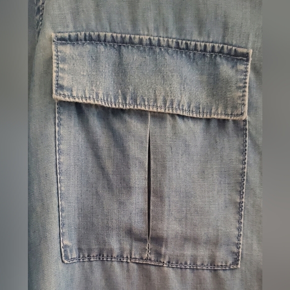 White House Black Market Blue Chambray Long Sleeve Button Down Shirt Size 10 - Picture 7 of 9